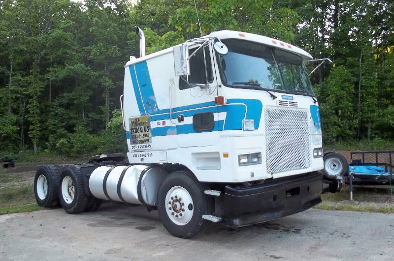 1995 White GMC Cabover with 2000 Transcraft Flatbed Trailer | 1995