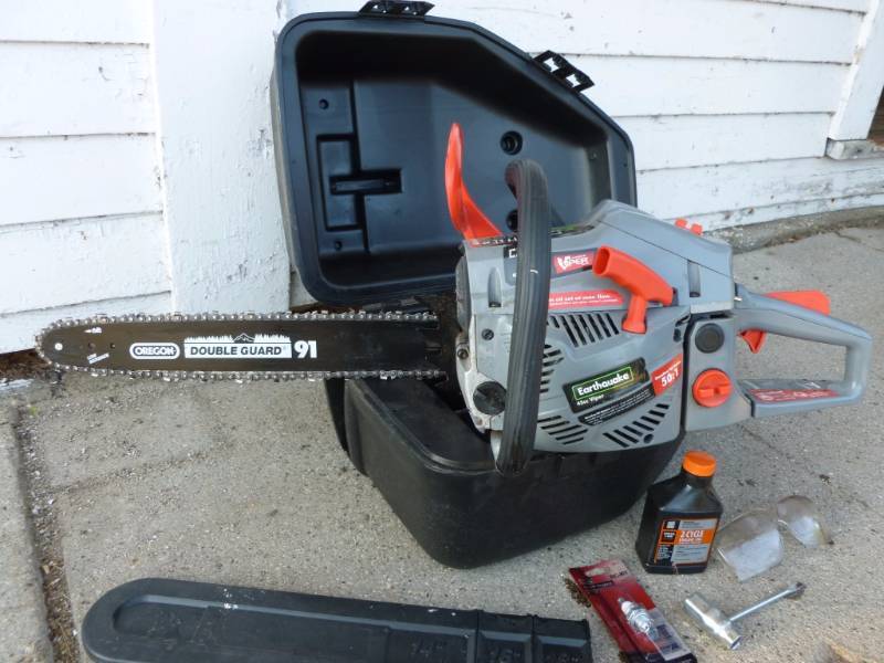 lot 2 image: Chainsaw