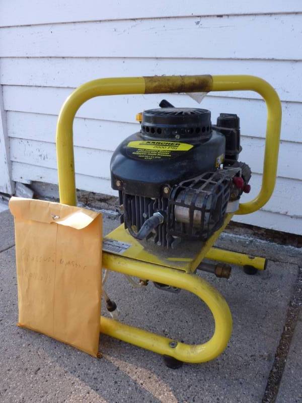 lot 4 image: Gas Pressure Washer