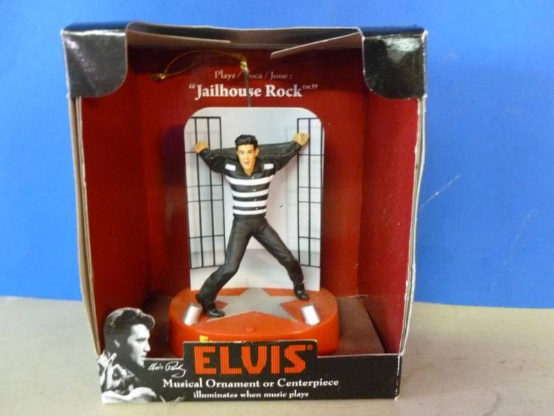 lot 18 image: Elvis Collectible