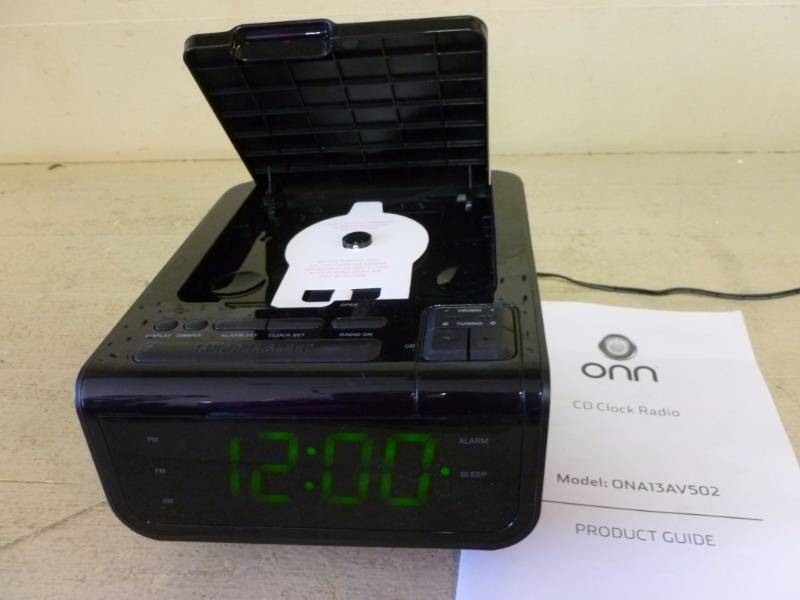 lot 41 image: CD Clock Radio