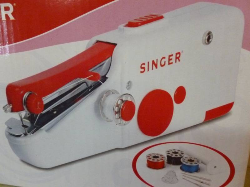 lot 43 image: Sewing Item