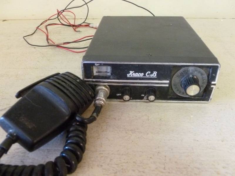 lot 48 image: Vintage CB Radio