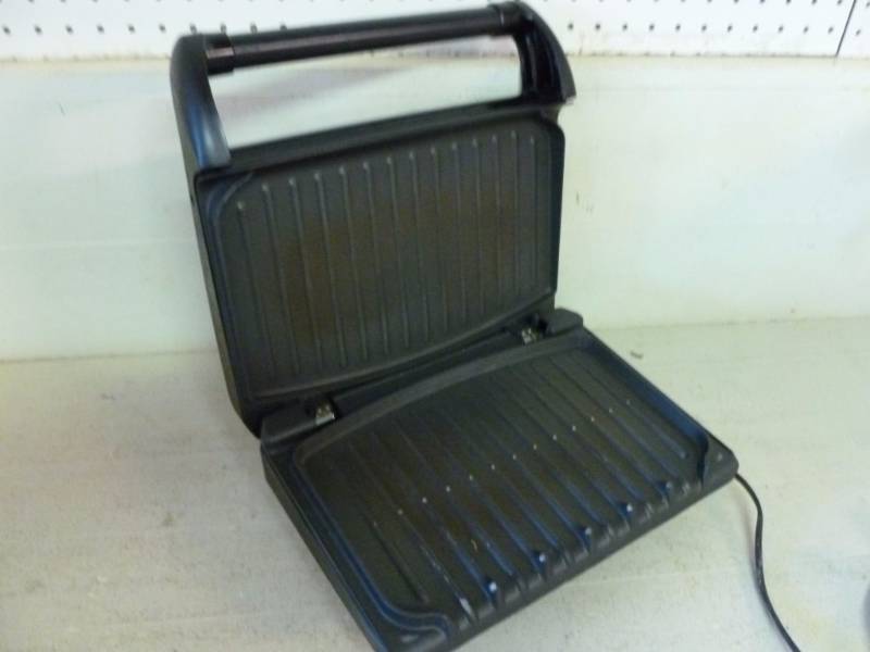 lot 82 image: George Foreman Grill