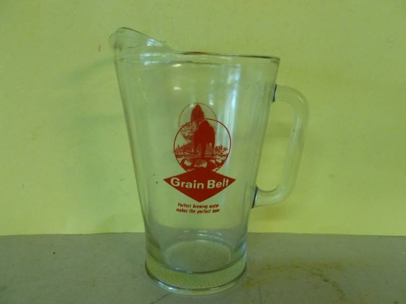 lot 104 image: Vintage Grain Belt