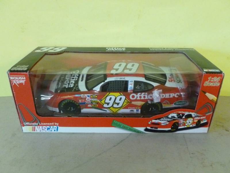 lot 109 image: Die Cast Metal Car