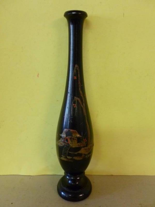 lot 119 image: Vintage Wooden Vase