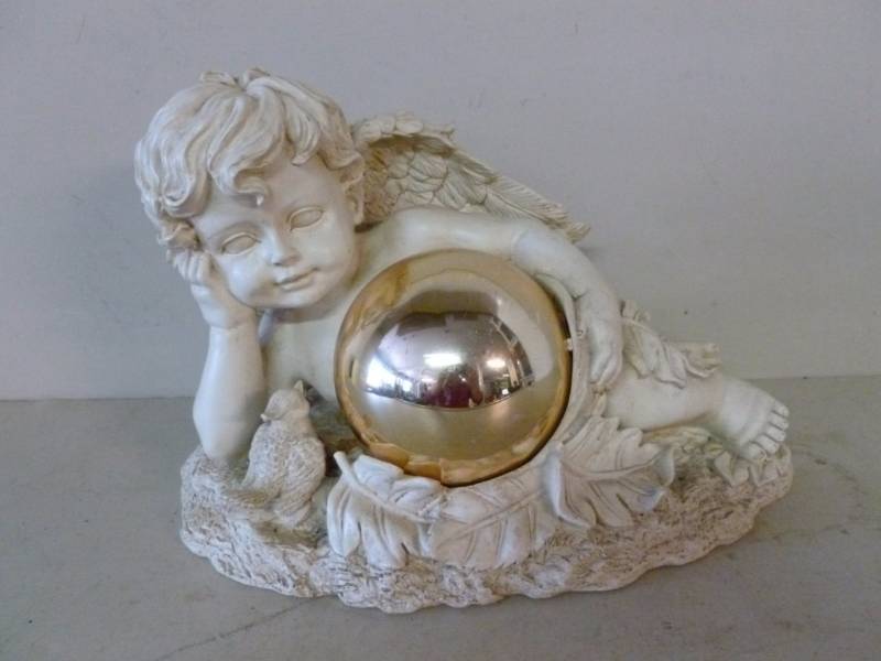 lot 163 image: Rock Garden Decoration