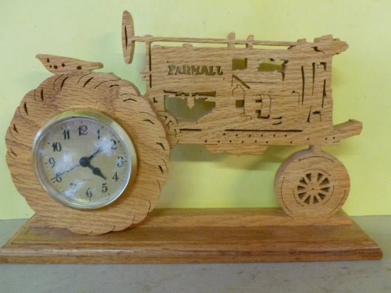 lot 166 image: Scroll Saw Art Clock