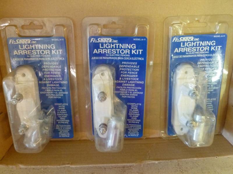 lot 173 image: Electric Fencing Items