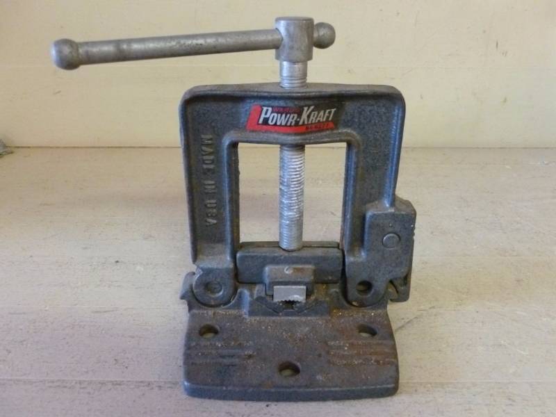 lot 184 image: Pipe Vise