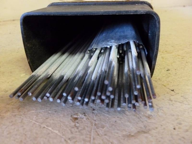 lot 203 image: Welding Items