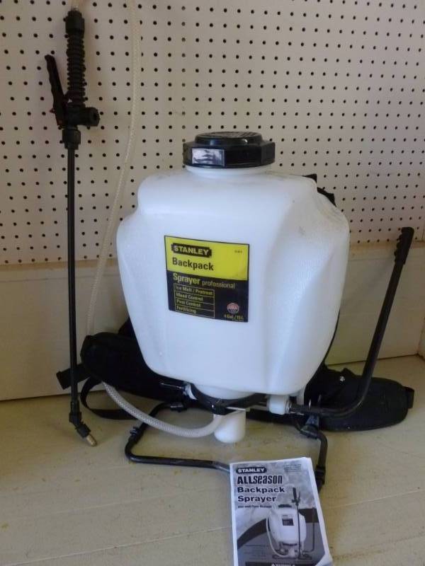 lot 212 image: Backpack Sprayer