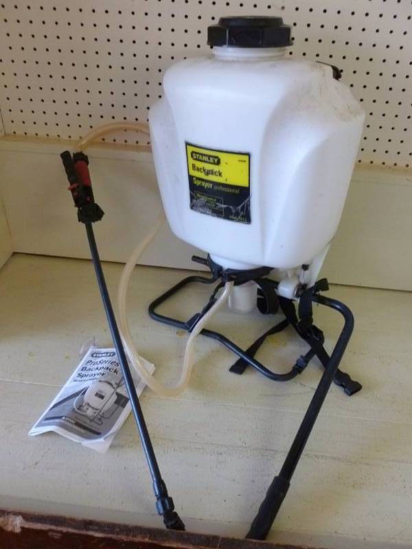 lot 213 image: Backpack Sprayer