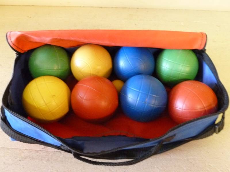 lot 218 image: Yard Game