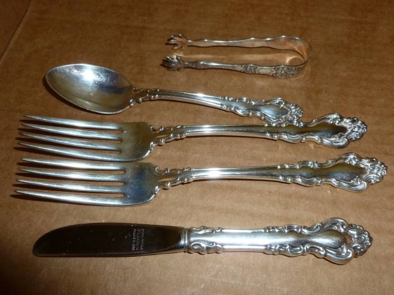 lot 251 image: Sterling Silver Flatware