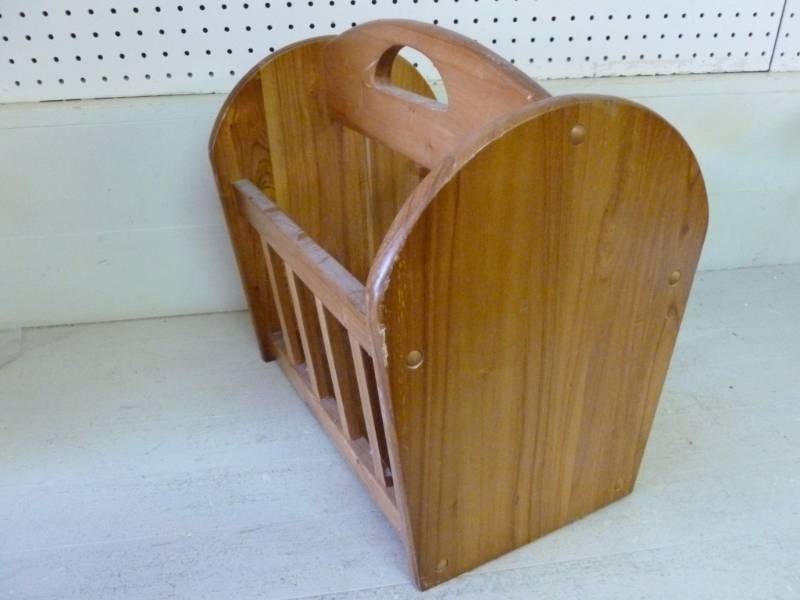 lot 269 image: Magazine Rack