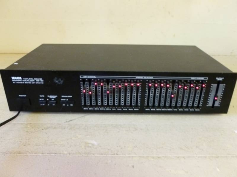 lot 275 image: Yamaha Equalizer