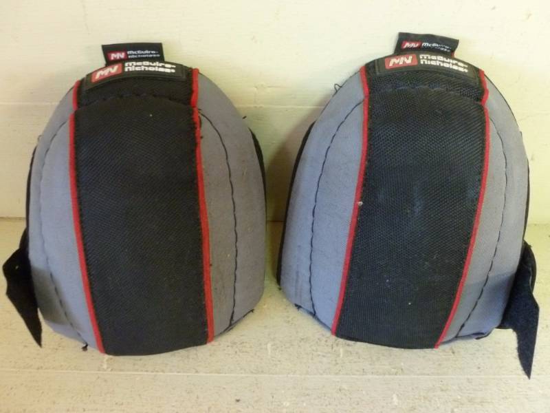 lot 280 image: Knee Pads