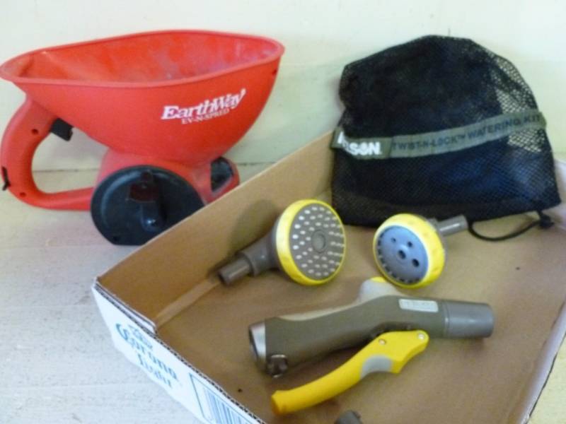 lot 281 image: Lawn And Garden Items