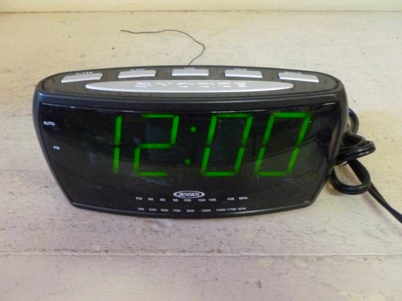 lot 295 image: Alarm Radio