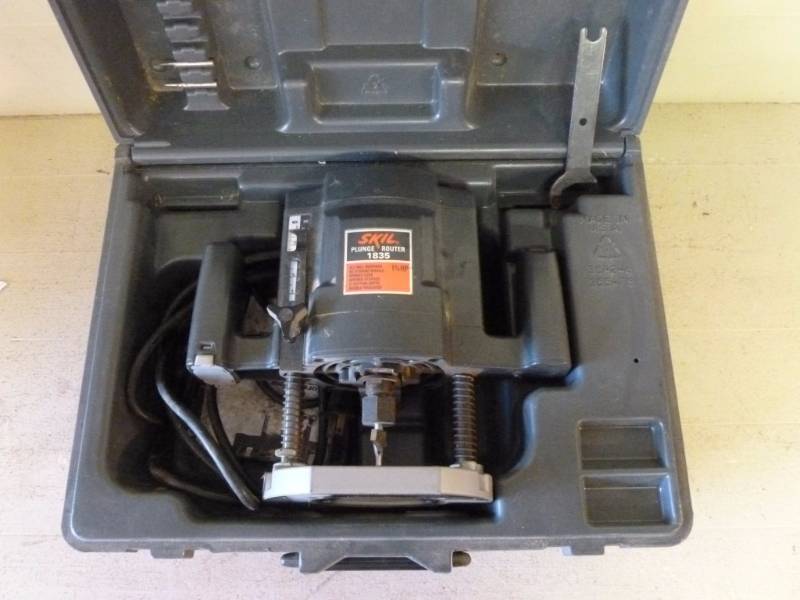 lot 303 image: Plunge Router