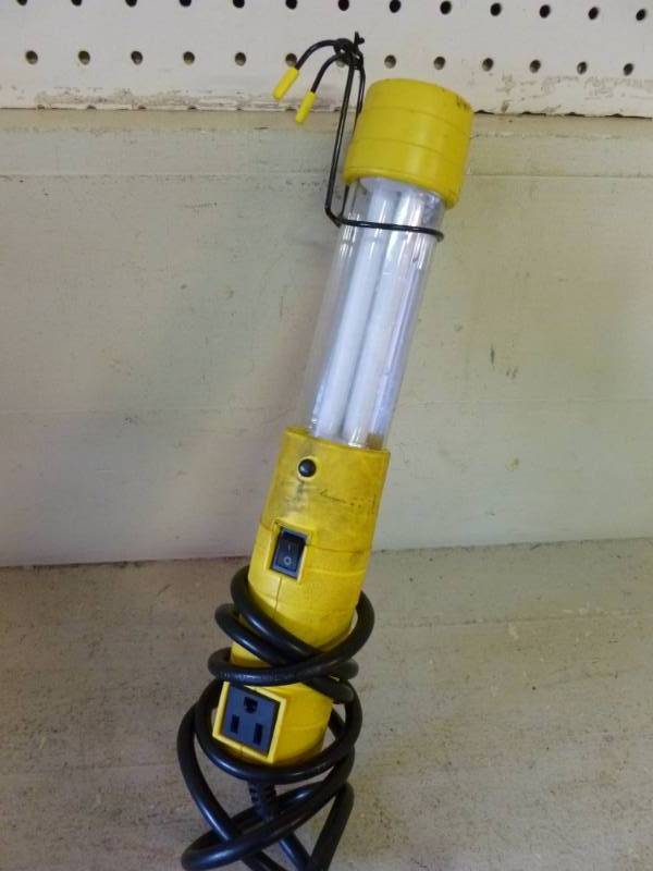 lot 324 image: Shop Light