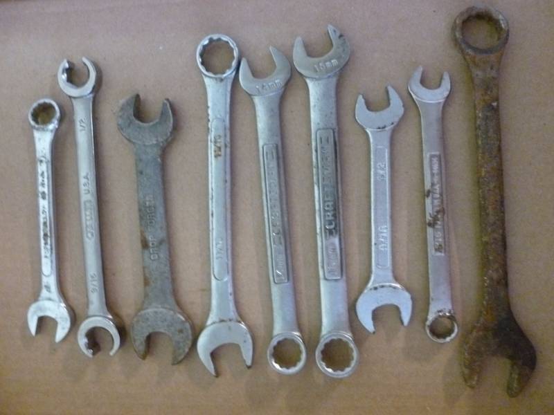 lot 325 image: Tools
