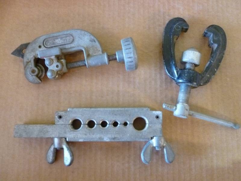 lot 359 image: Plumbing Tools