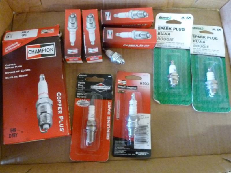 lot 368 image: New Spark Plugs