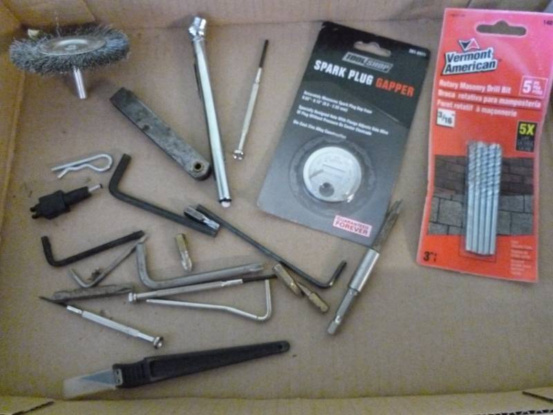 lot 408 image: Tools