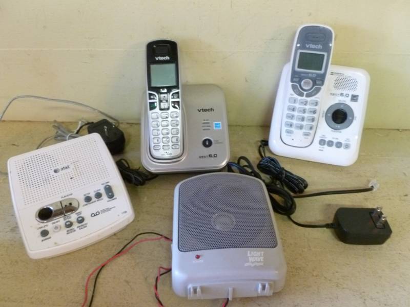lot 415 image: Telephone