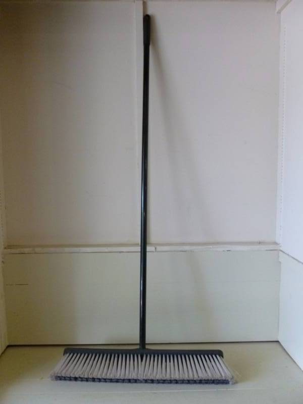 lot 432 image: Push Broom