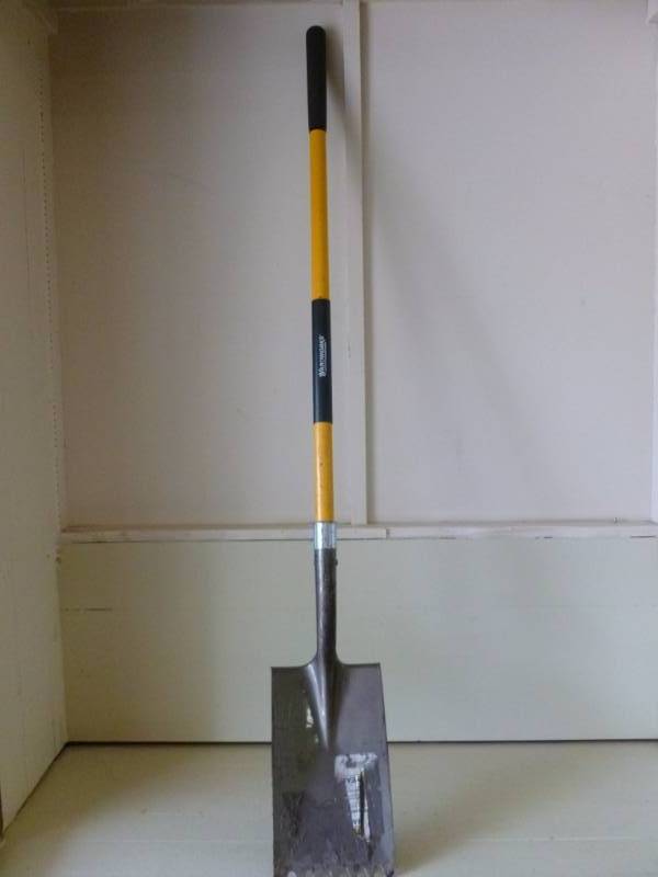lot 433 image: Roofing Shovel