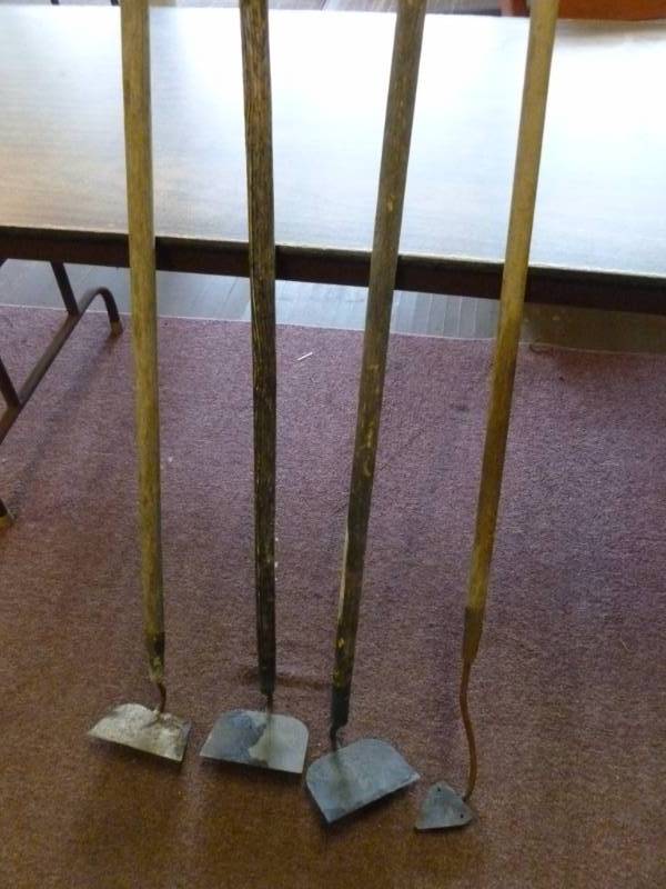 lot 435 image: Garden Tools