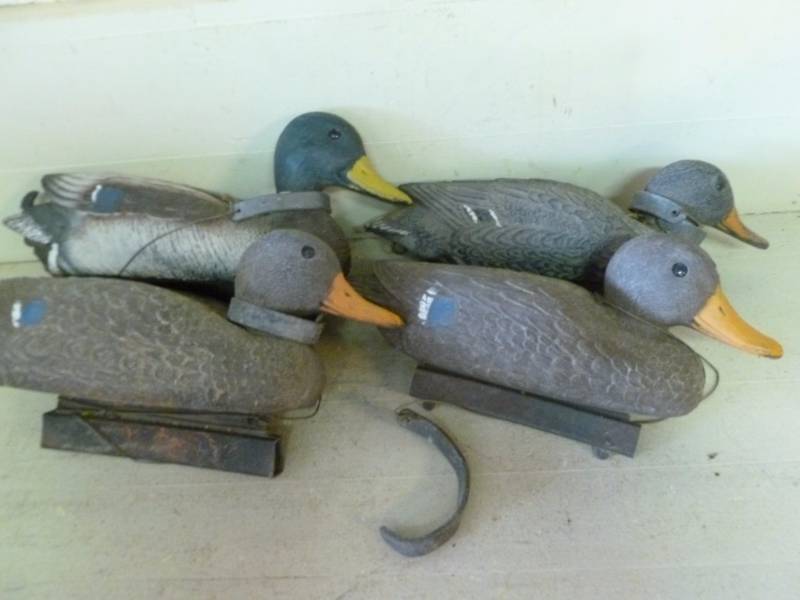 lot 450 image: Duck Decoys