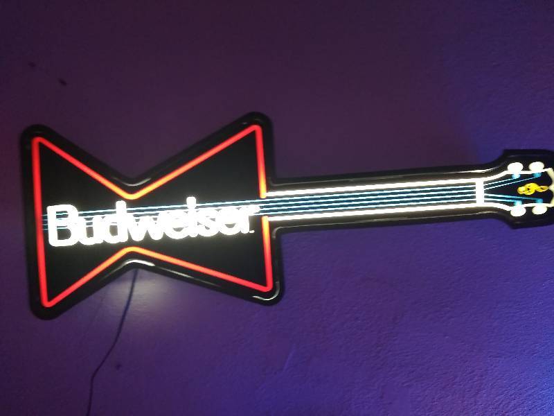 lot 7 image: Budweiser Opi-Neon Guitar Sign