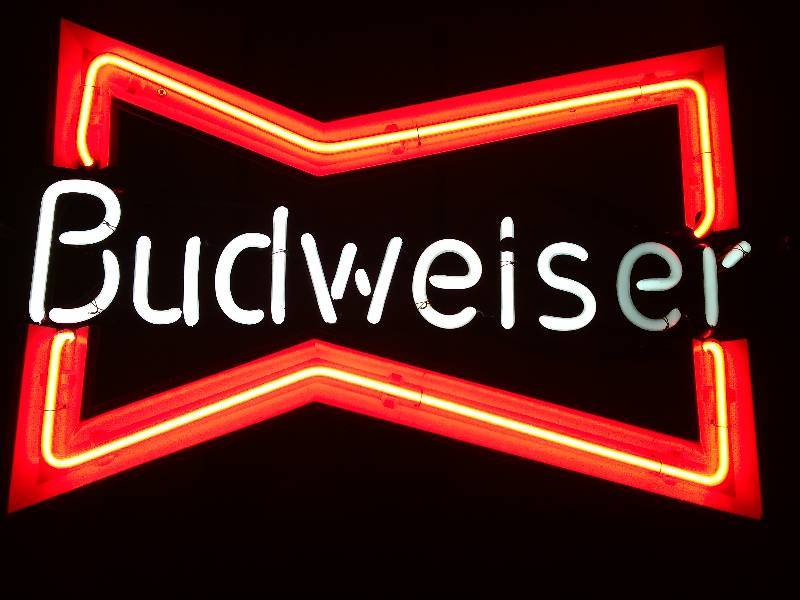 lot 8 image: Vintage Budweiser Bow Tie Neon Sign