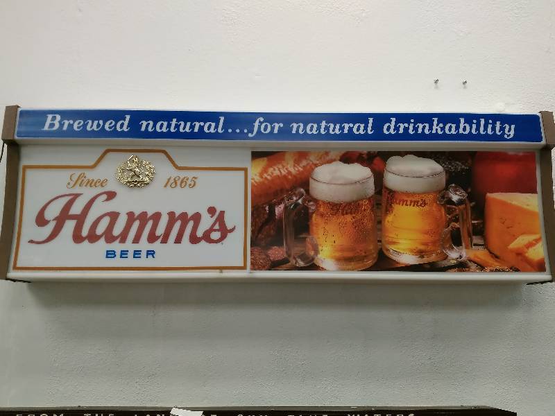 lot 16 image: Vintage Hamms Lighted Sign