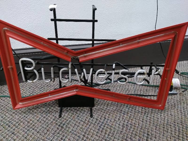 lot 14 image: Vintage Budweiser Bow Tie Neon Sign