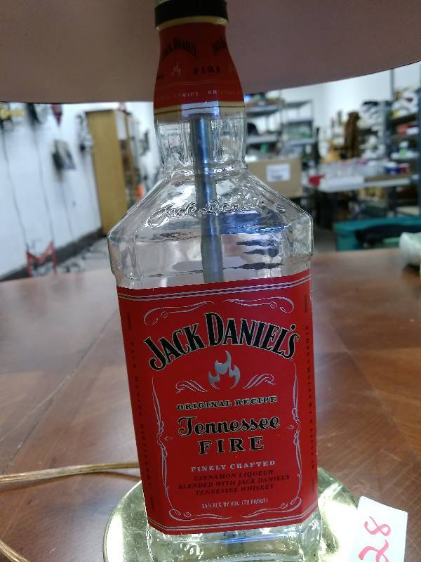 lot 28 image: Jack Daniels Tennessee Fire Table Lamp