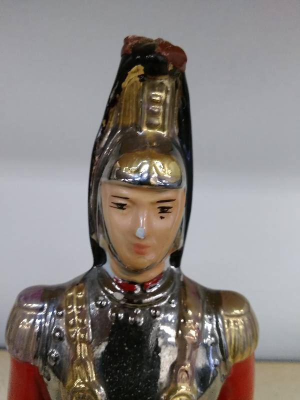 lot 40 image: Sicilian Gold Decanter