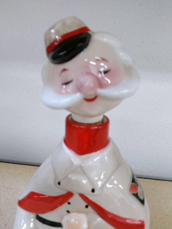 lot 41 image: Vintage 1860 Bourbon Decanter
