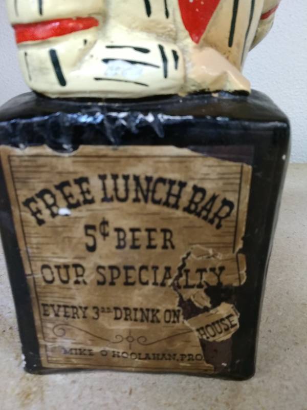 lot 43 image: Vintage Chalkware Bartender