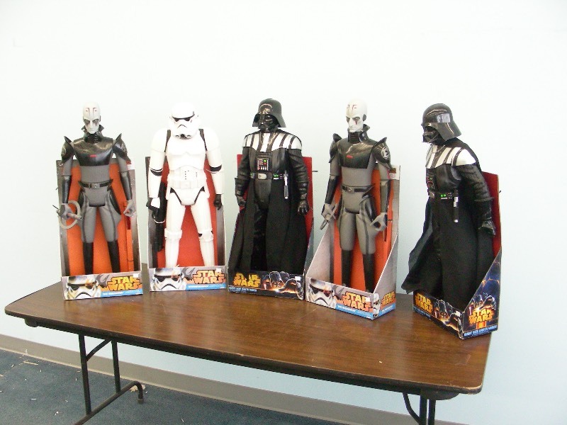 5 Large NIB Star Wars Action Figures