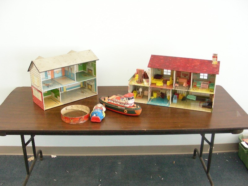 Lot of Vintage Tin Toys