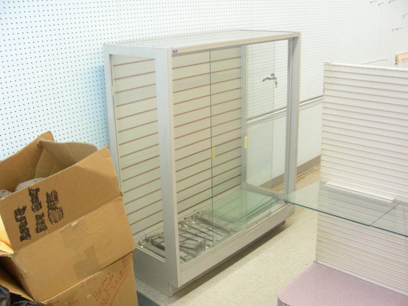 Higher End Retail Curio Display Case