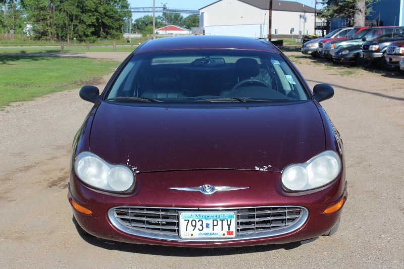 lot 982 image: 2000 Chrysler Concorde LXI