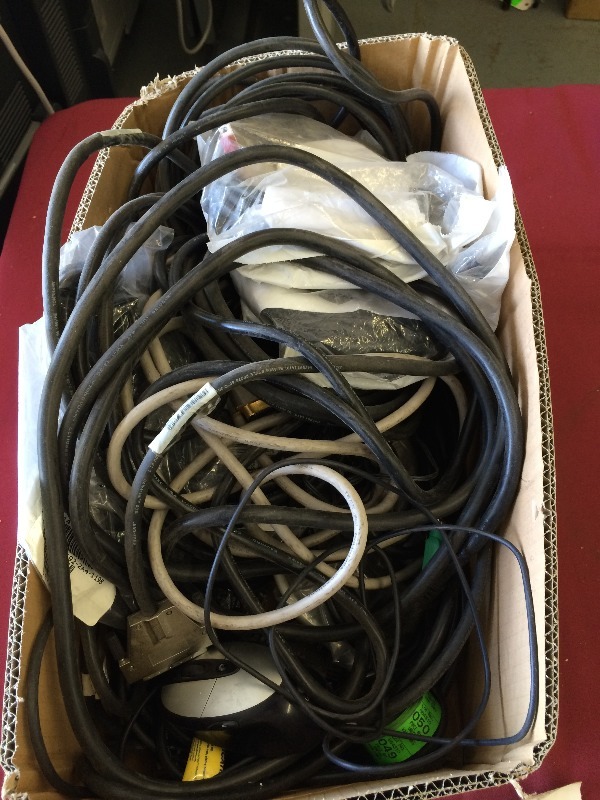 SCSI Power Cords    box lot