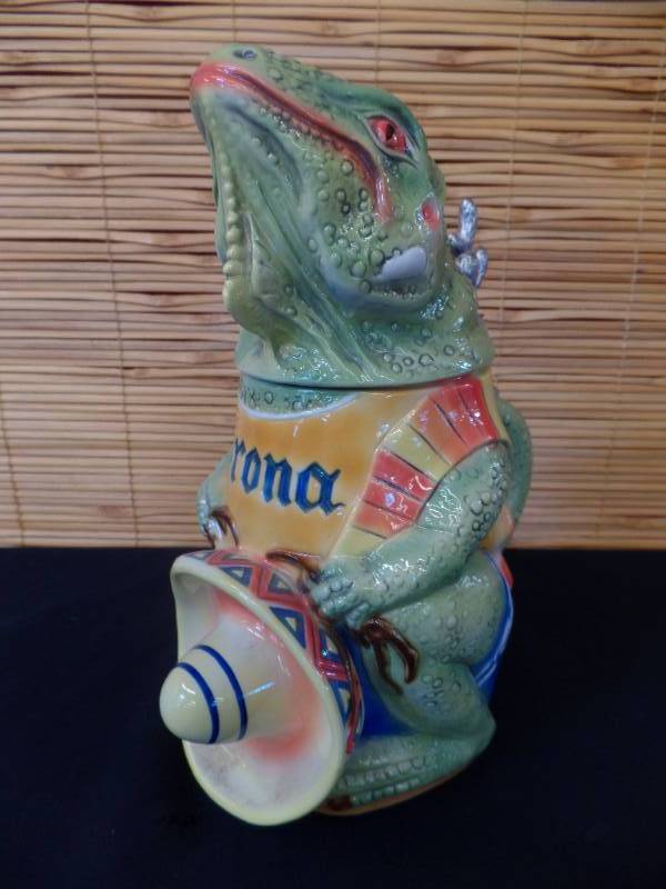 lot 5 image: Corona Steins